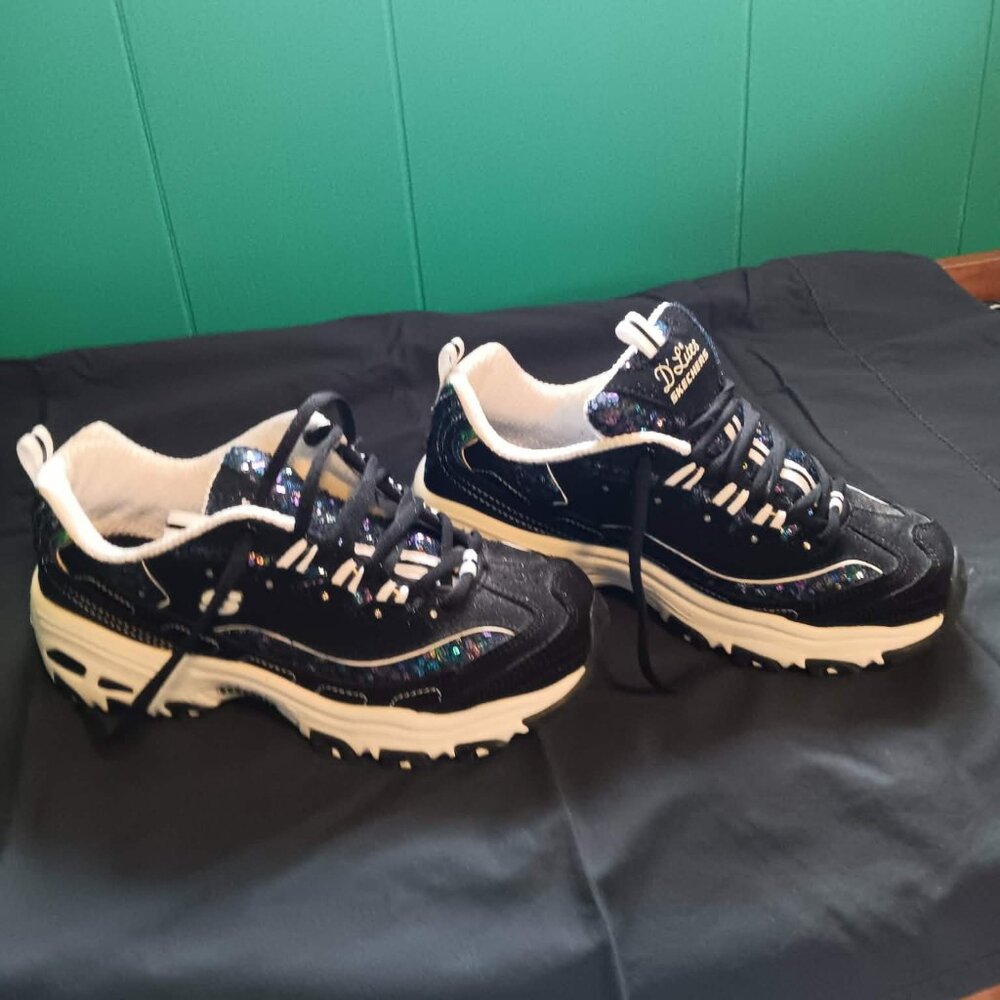 Woman's Skecher D'lites size 6 black with purple sequins